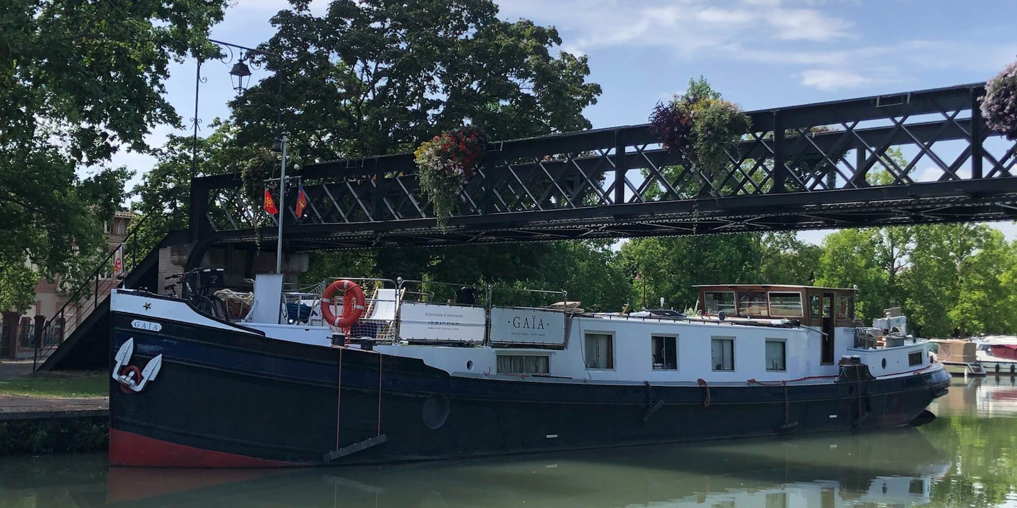 Gaïa au Port Canal de Castelsarrasin sous la passerelle Eiffel