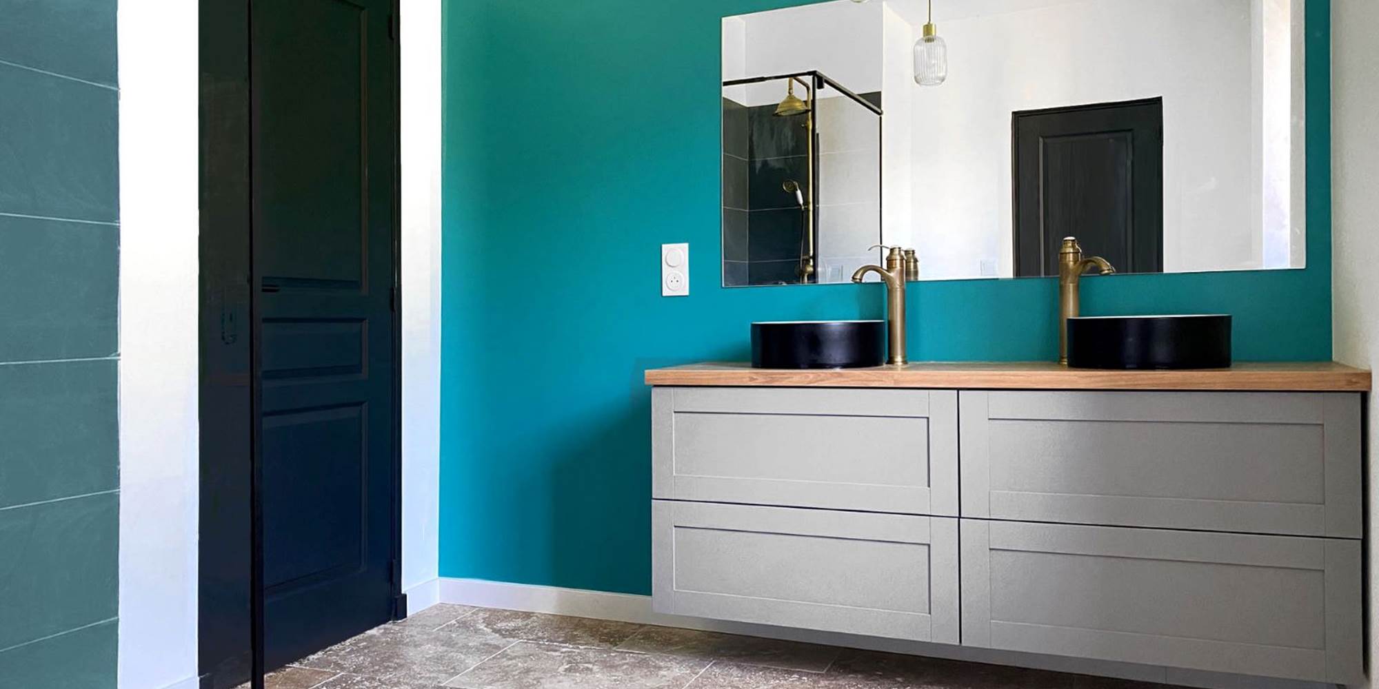 la salle de bain de la suite sultan