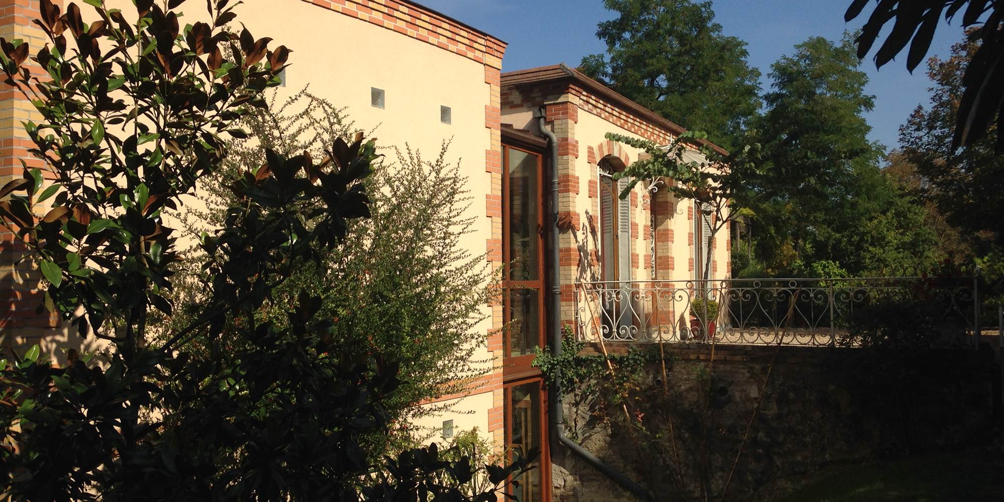 Façade côté rue (Sud)
