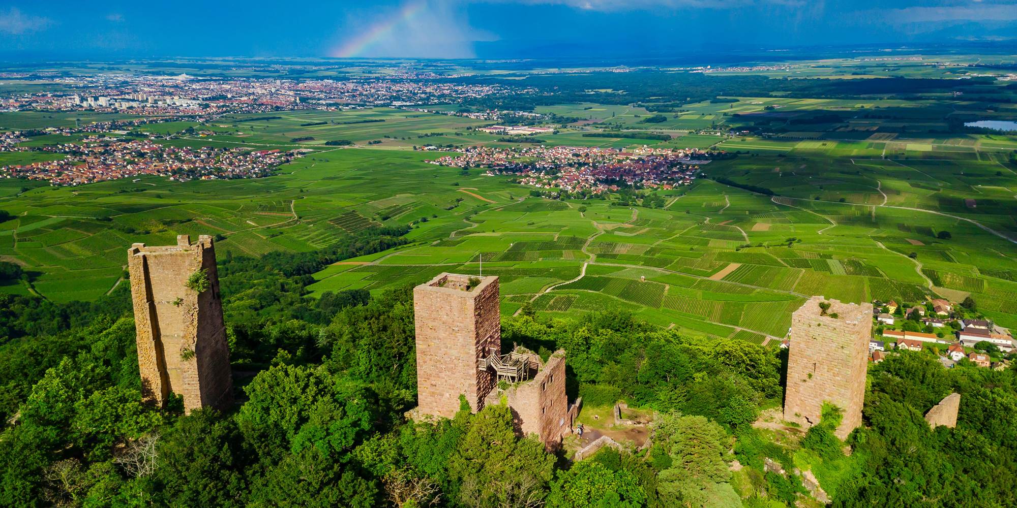 lestroischateaux