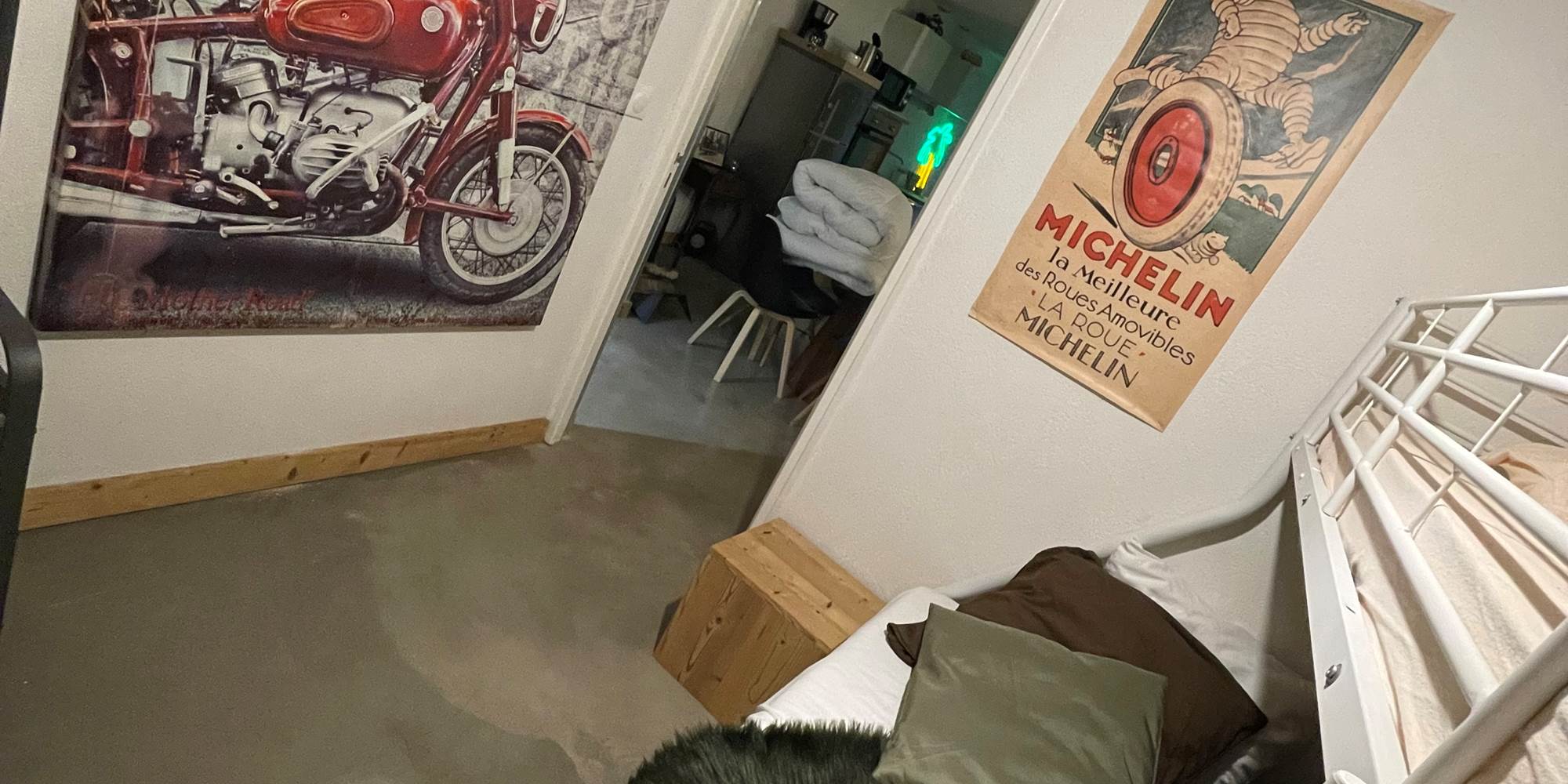 Chambre d’hôtes avec garage pour motos_Gîte cosy Gérardmer_Gîte atypique Vosges_Gîte 10 minutes de Gérardmer _ vintage Vosge (18)