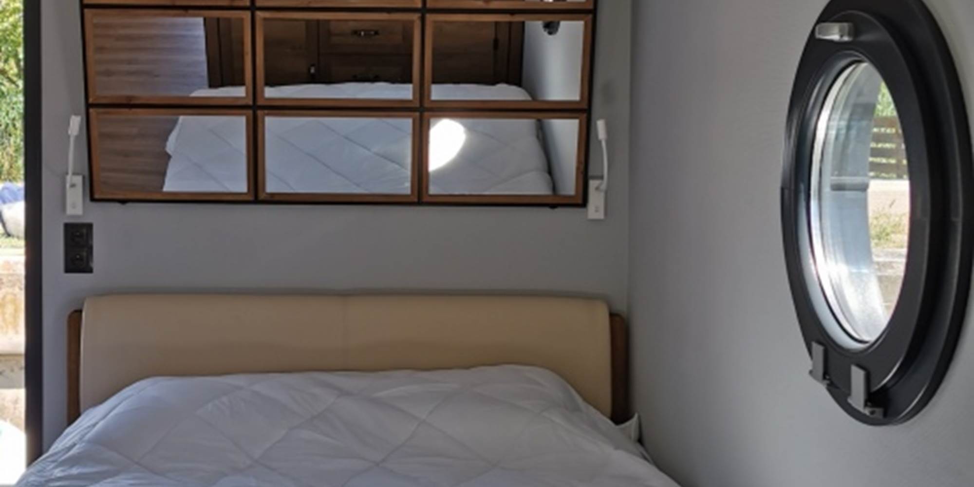 Grand lit Queen size tout confort