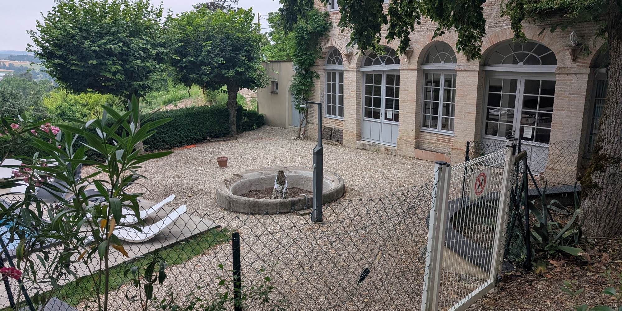 Devant l'Orangerais-presta