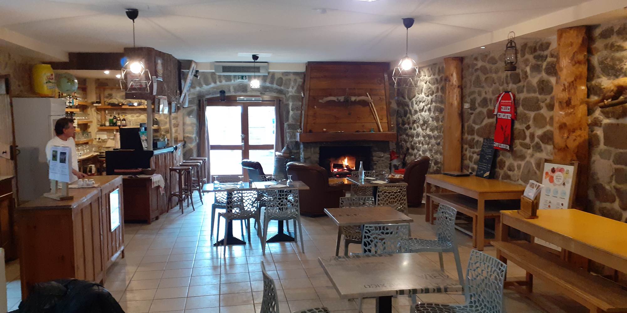 Salle de bar restaurant