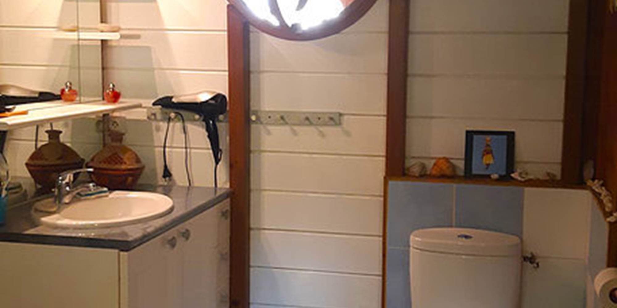 Salle de bain commune chambres 2 et 3