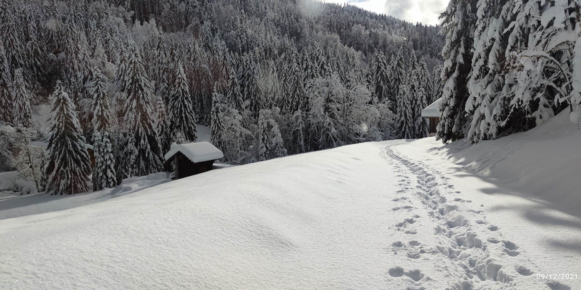 Accès à Beauregard en hiver dans le sens de la descente.