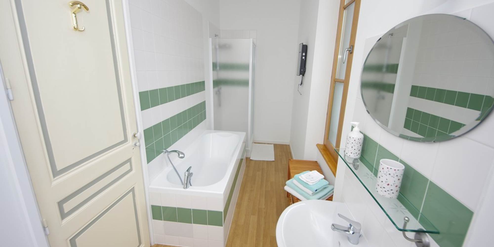 salle de bain chambre 5