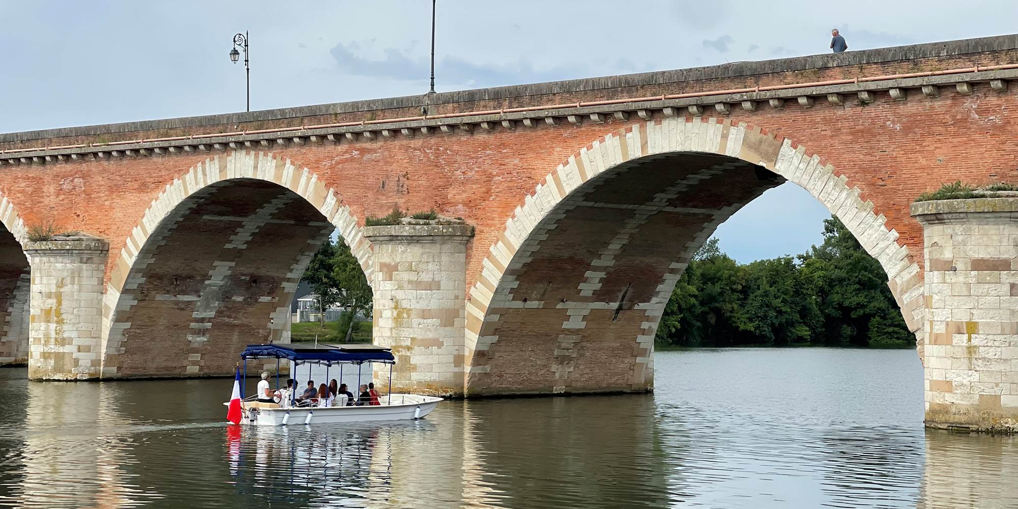 Helios Confluences passe sous le Pont Napoléon de Moissac