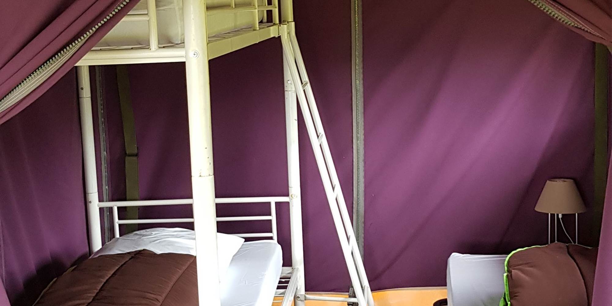 chambre-logement-insolite-bois-toile-camping-les-chagnelles copie