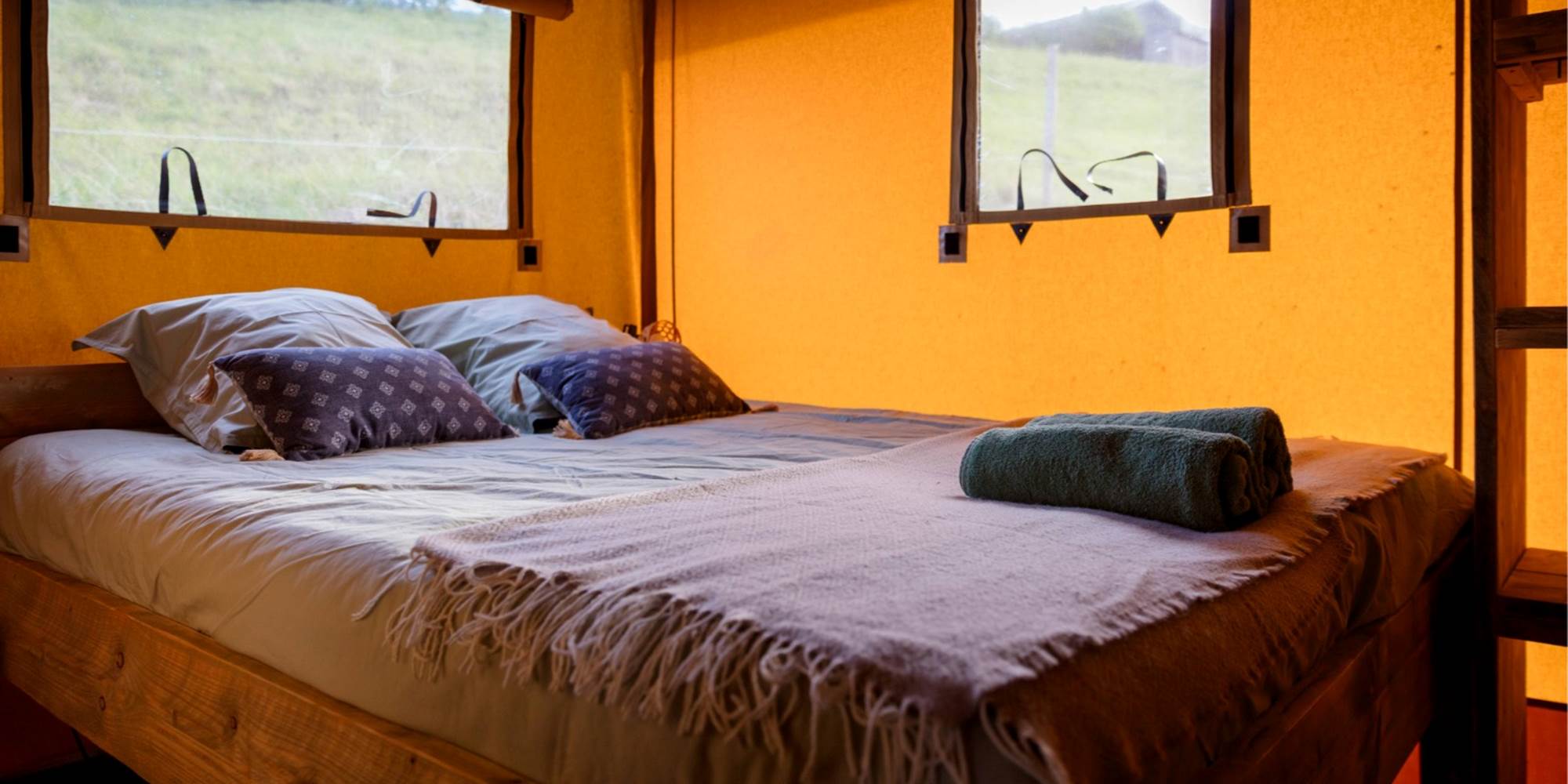 vue d'ensemble chambre éco-lodges sunshine et sunset lit 160