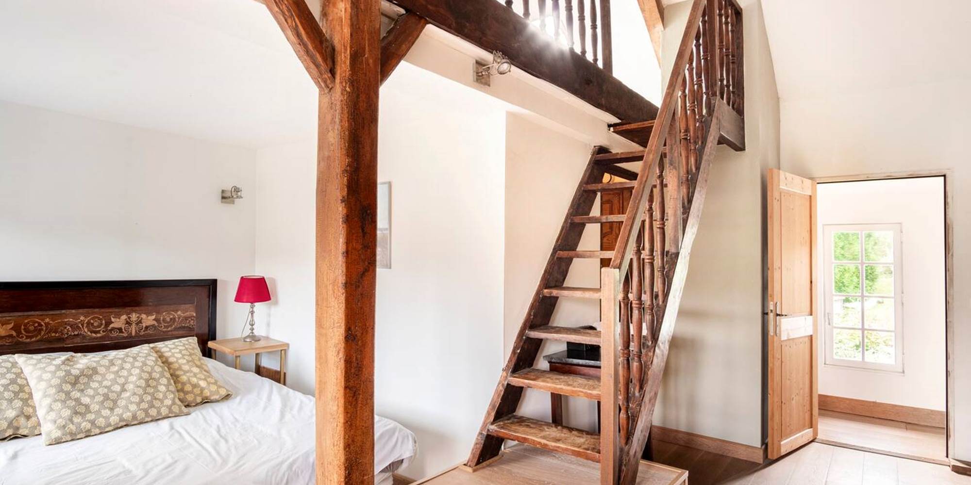 Lion Mallet entrée de la mezzanine de la chambre N°3