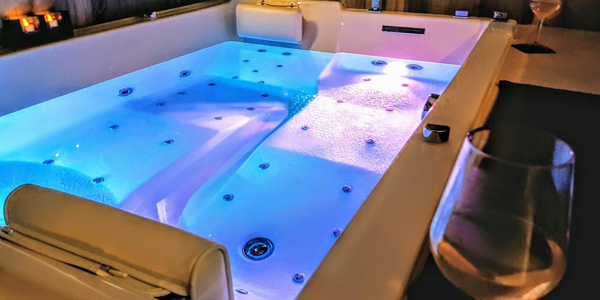 jacuzzi privatif dans la chambre