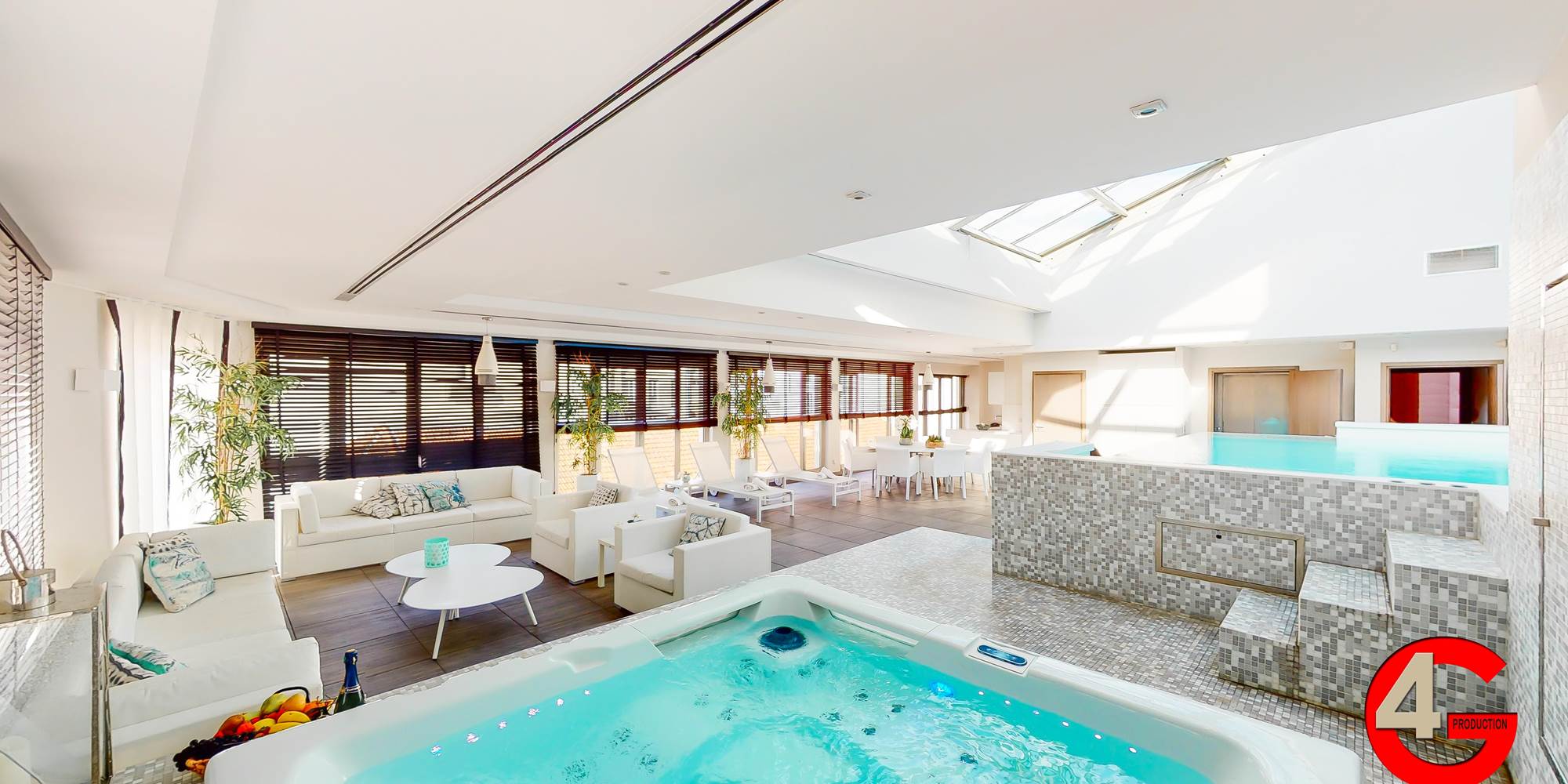 Pool House Cannes