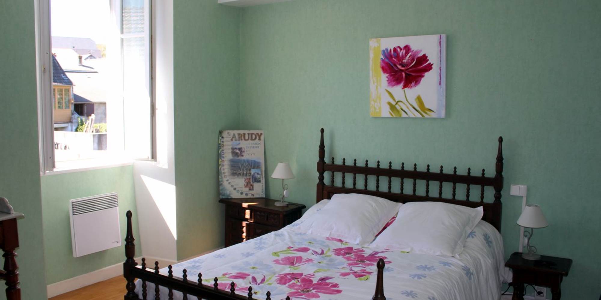 Gîte du Moulin : la chambre avec lit double.