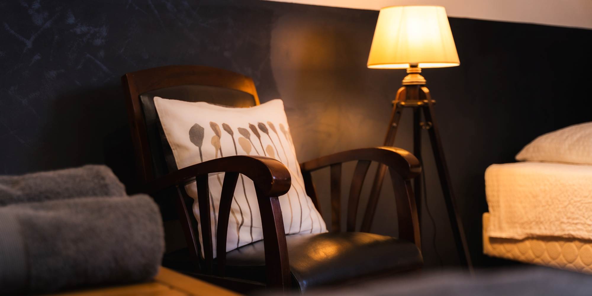 Chambre les danseurs: le fauteuil