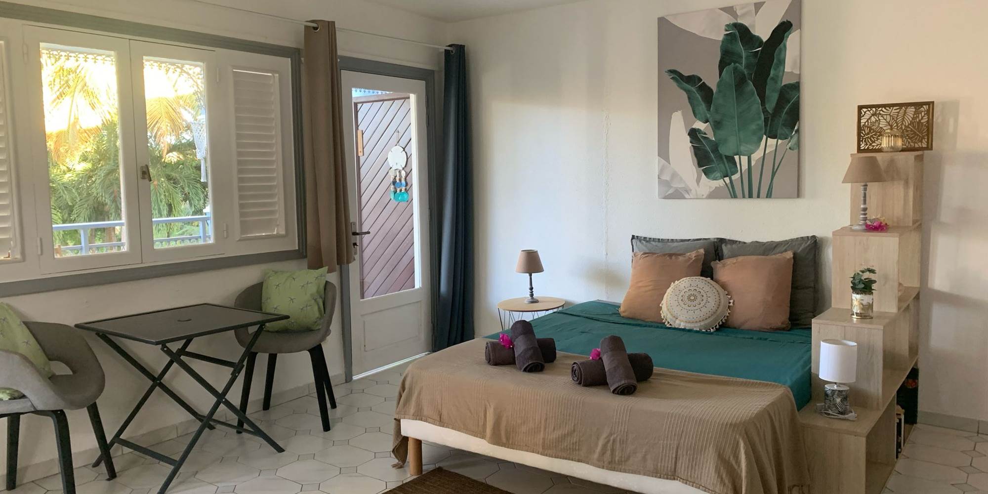 Chambre avec cuisine attenante