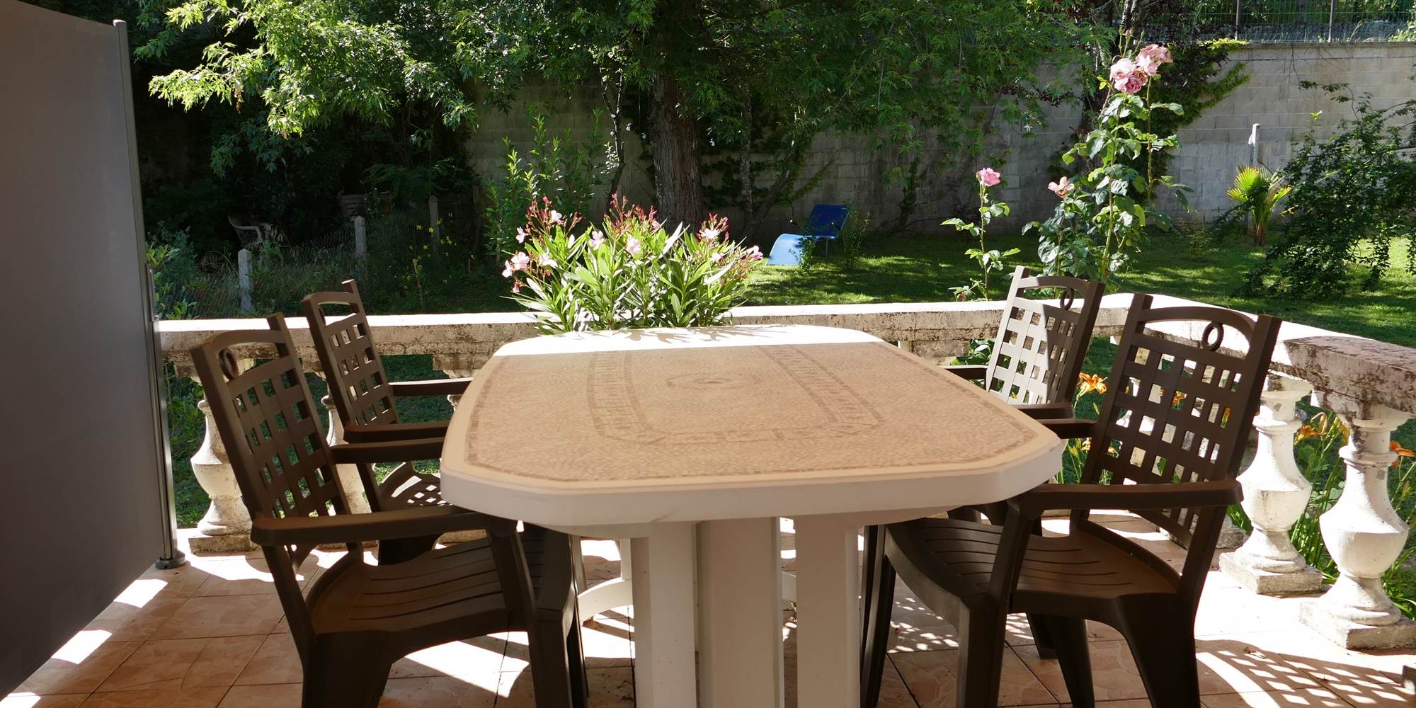 La Terrasse avec Stores