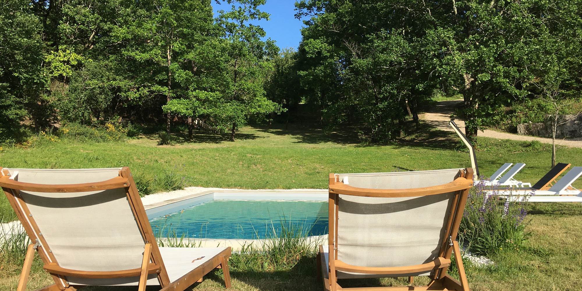 Farniente au bord de la piscine, chambres d'hôtes dans le Lot