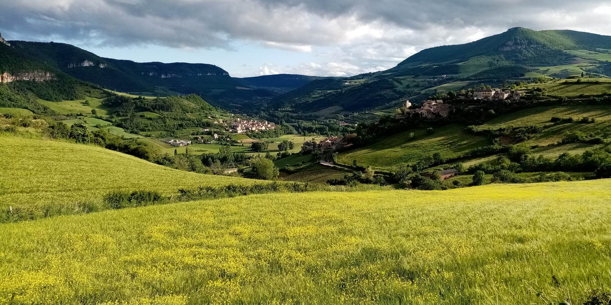 Vue depuis le haut du village de Compeyre