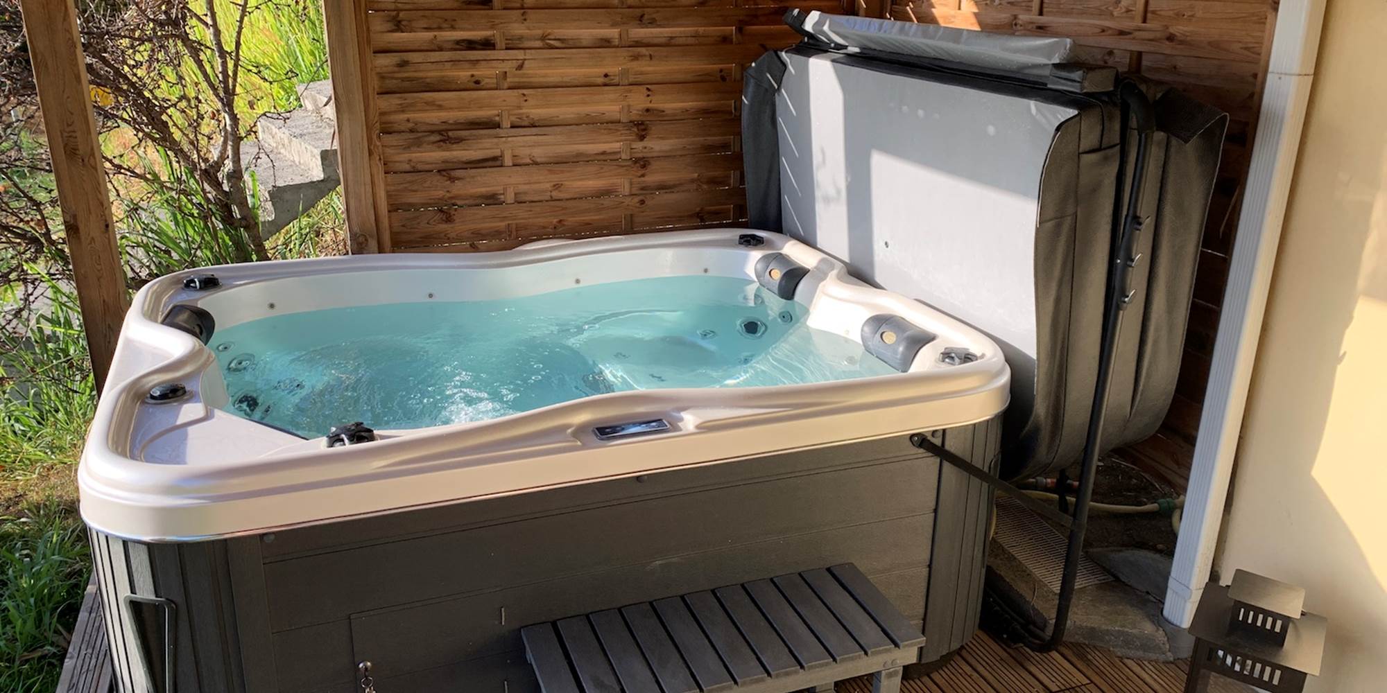 Jacuzzi privatif pour un moment de détente unique