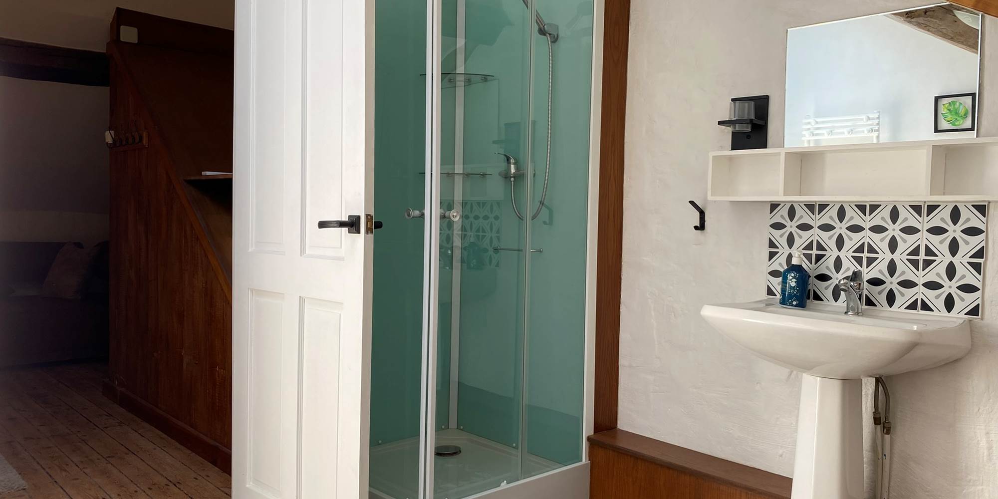 Photo de la salle de bain de la Chambre Champagne - Chambres d'hôtes La Grange Richard à Dinsac