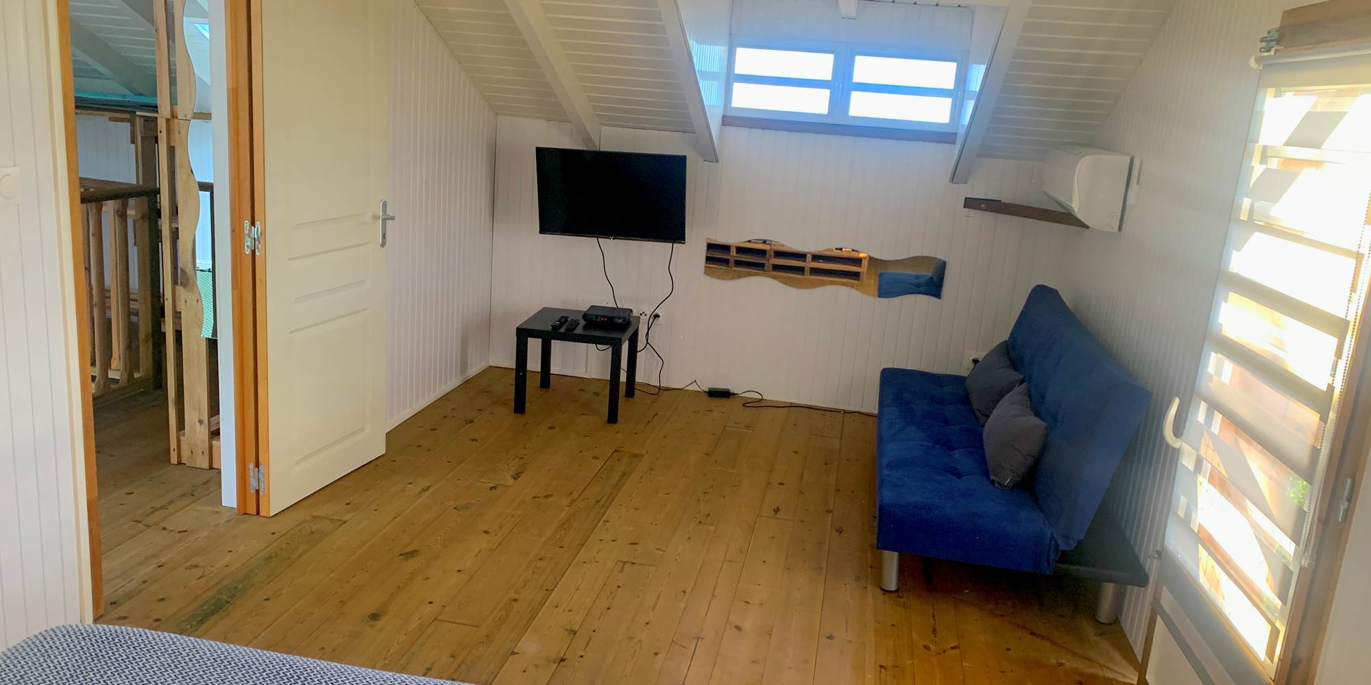 Chambre climatisée à l'étage