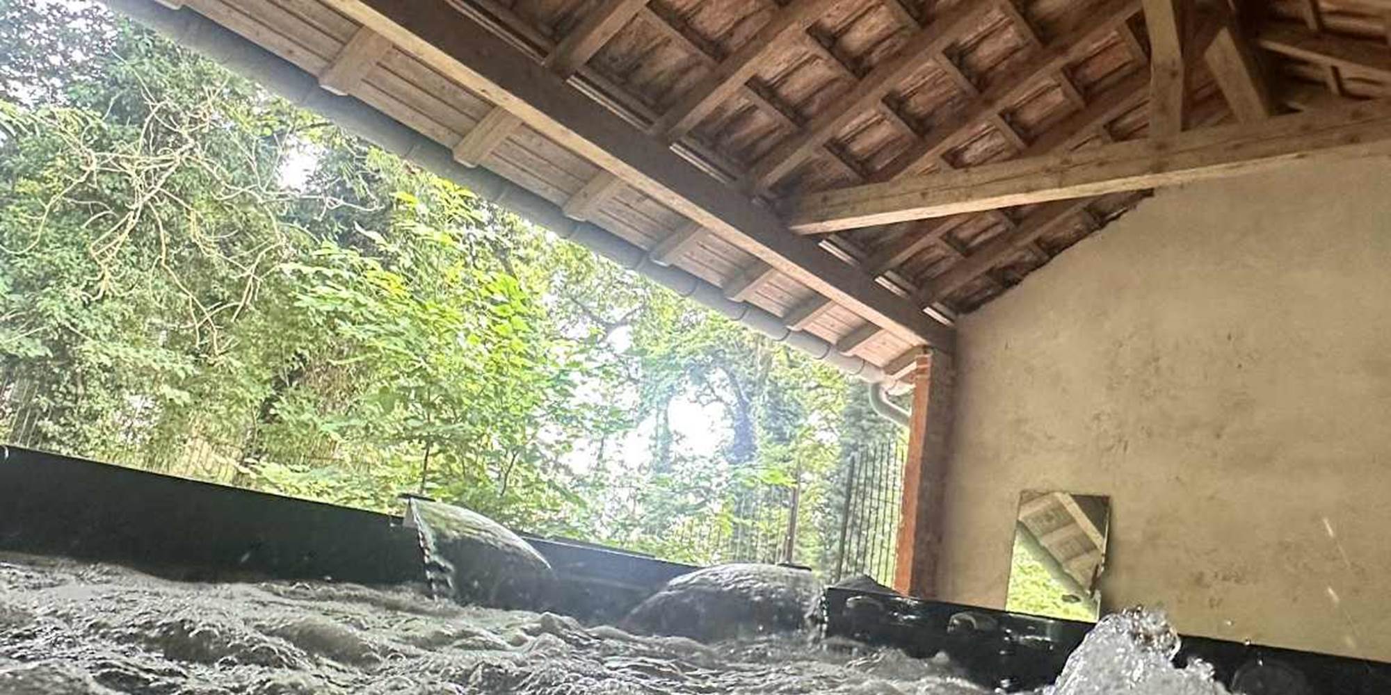 spa-jacuzzi-luxe-bien-être-détente-vue-domaine-haut-ghor-lorraine-moselle-sud