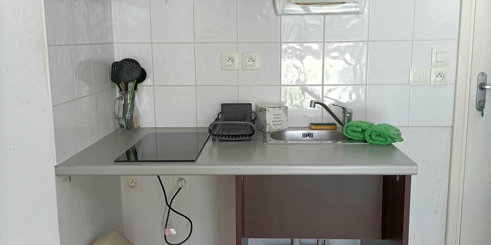 Evier adapté pour une personne à mobilité réduite