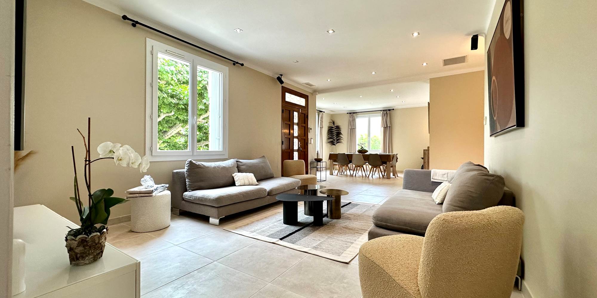 Vue du Salon, proche sentier des ocres, Colorado provençal , villa en Provence, location 12 personnes