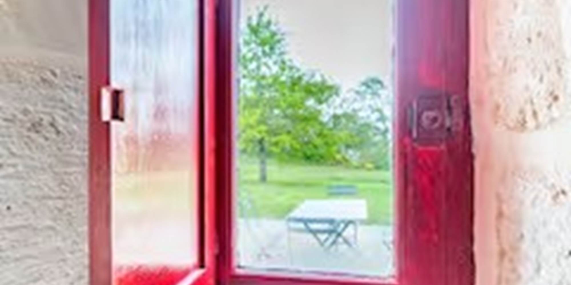 Vue sur la prairie depuis la salle de douche