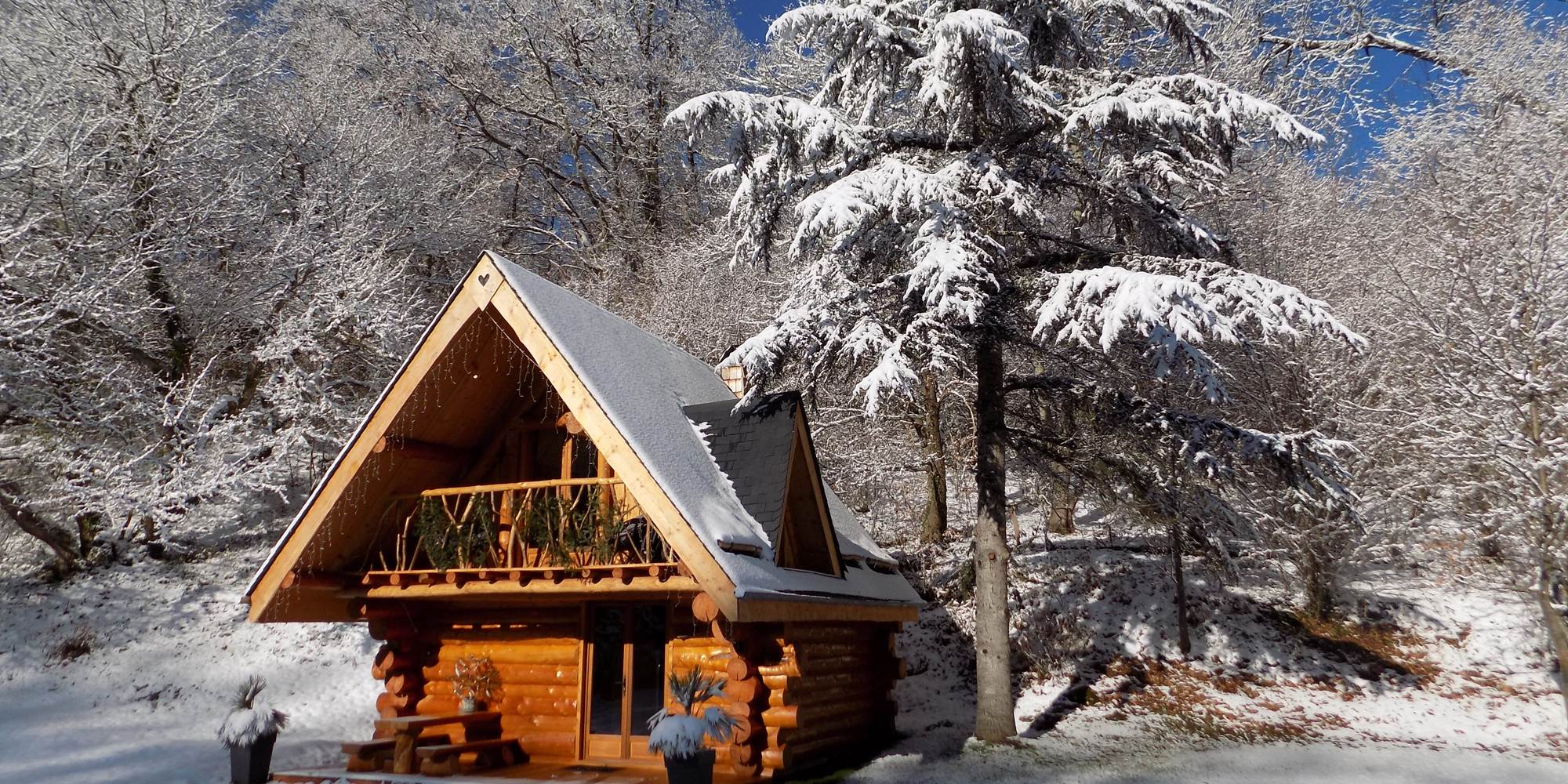 Le chalet avec la neige