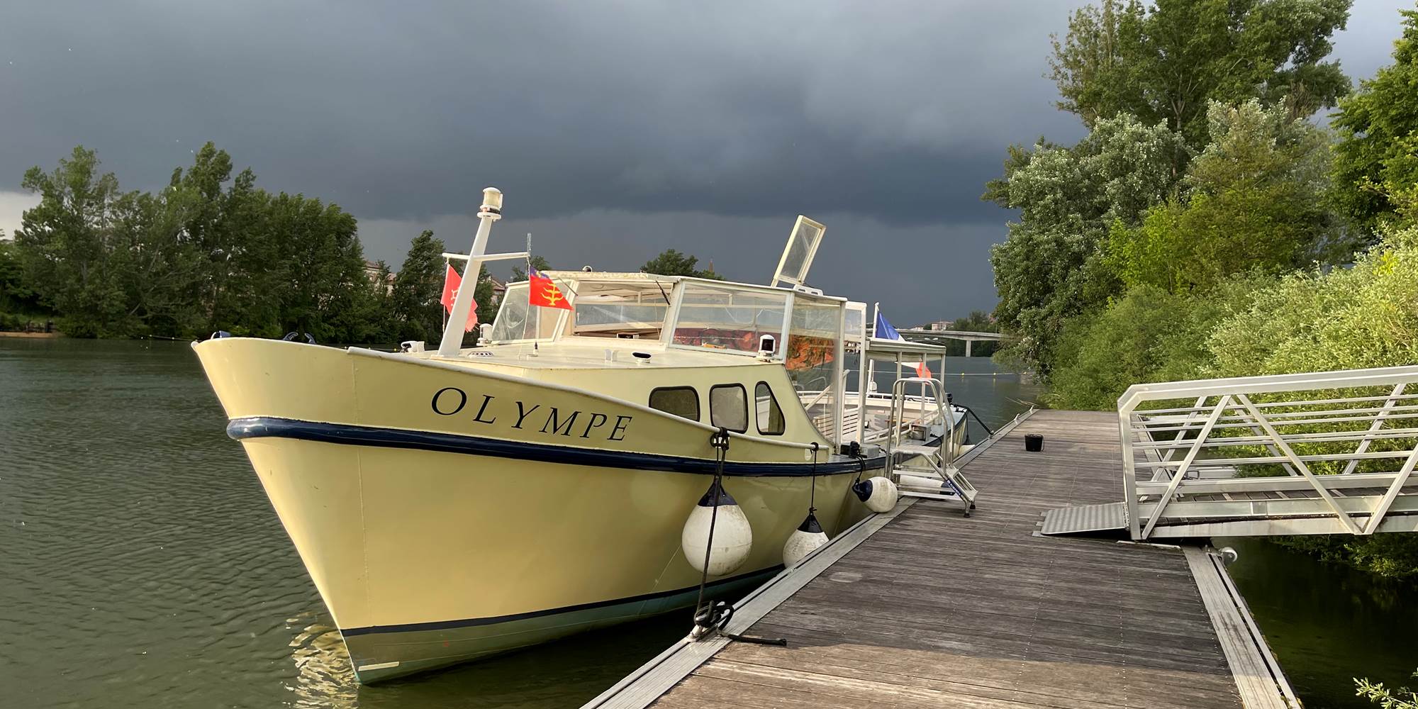 La vedette à passagers Olympe