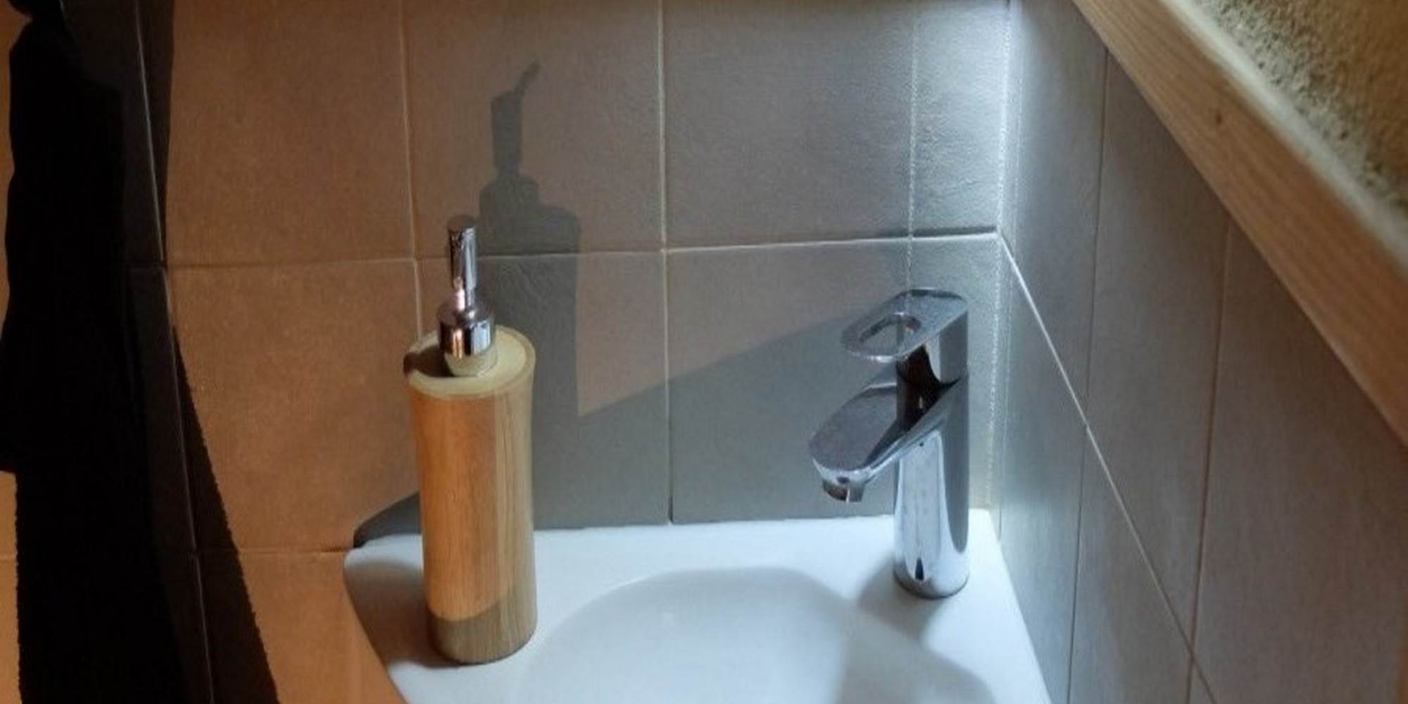 Lave-main des toilettes