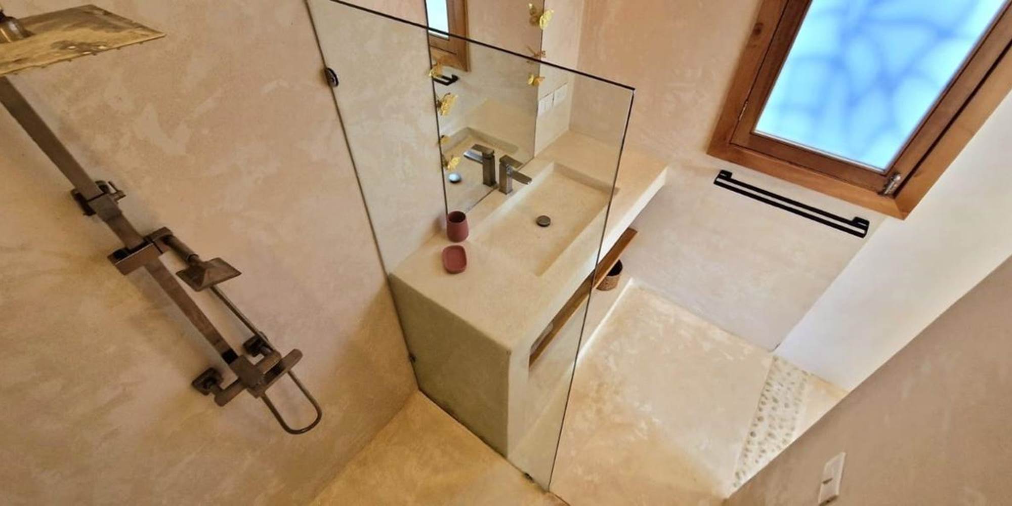 WhatsApp Image 2024-05-22 at 21.33.55 (1)