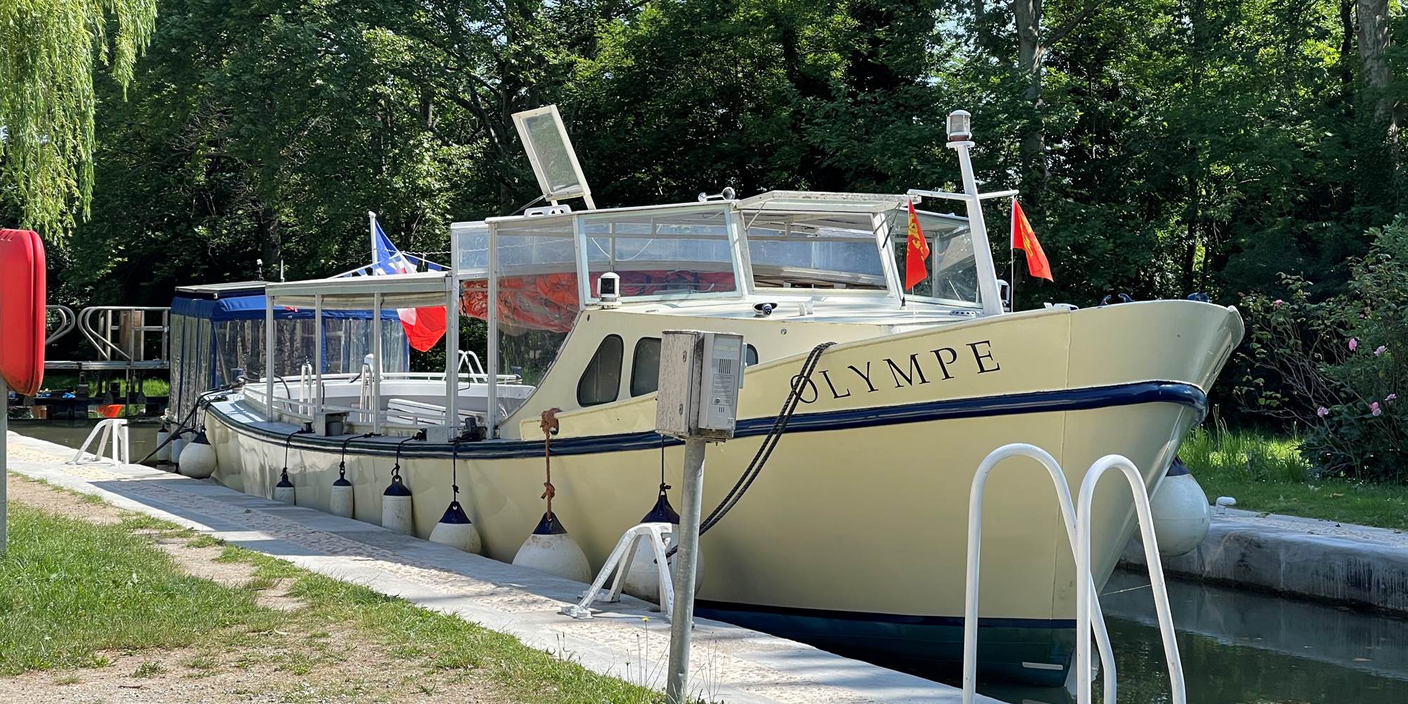 L'Olympe dans l'écluse Cacor