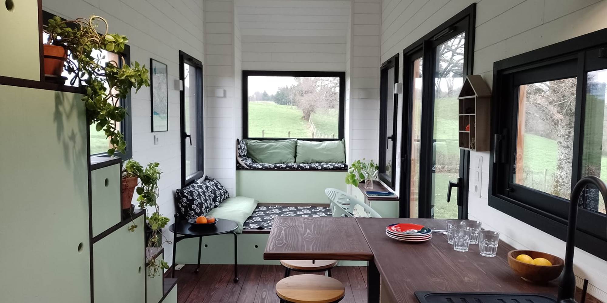 Tiny house Les maisons de coline cuisine et salon