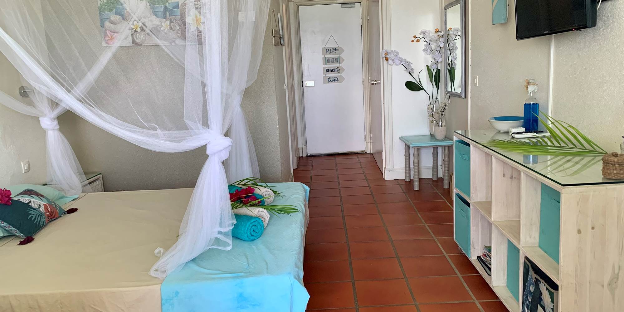 Espace intérieur climatisé avec TV