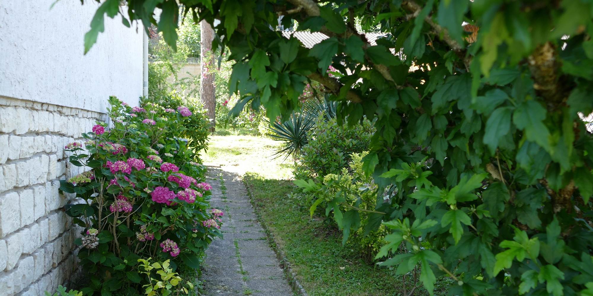 Le Passage du côté nord du Gîte