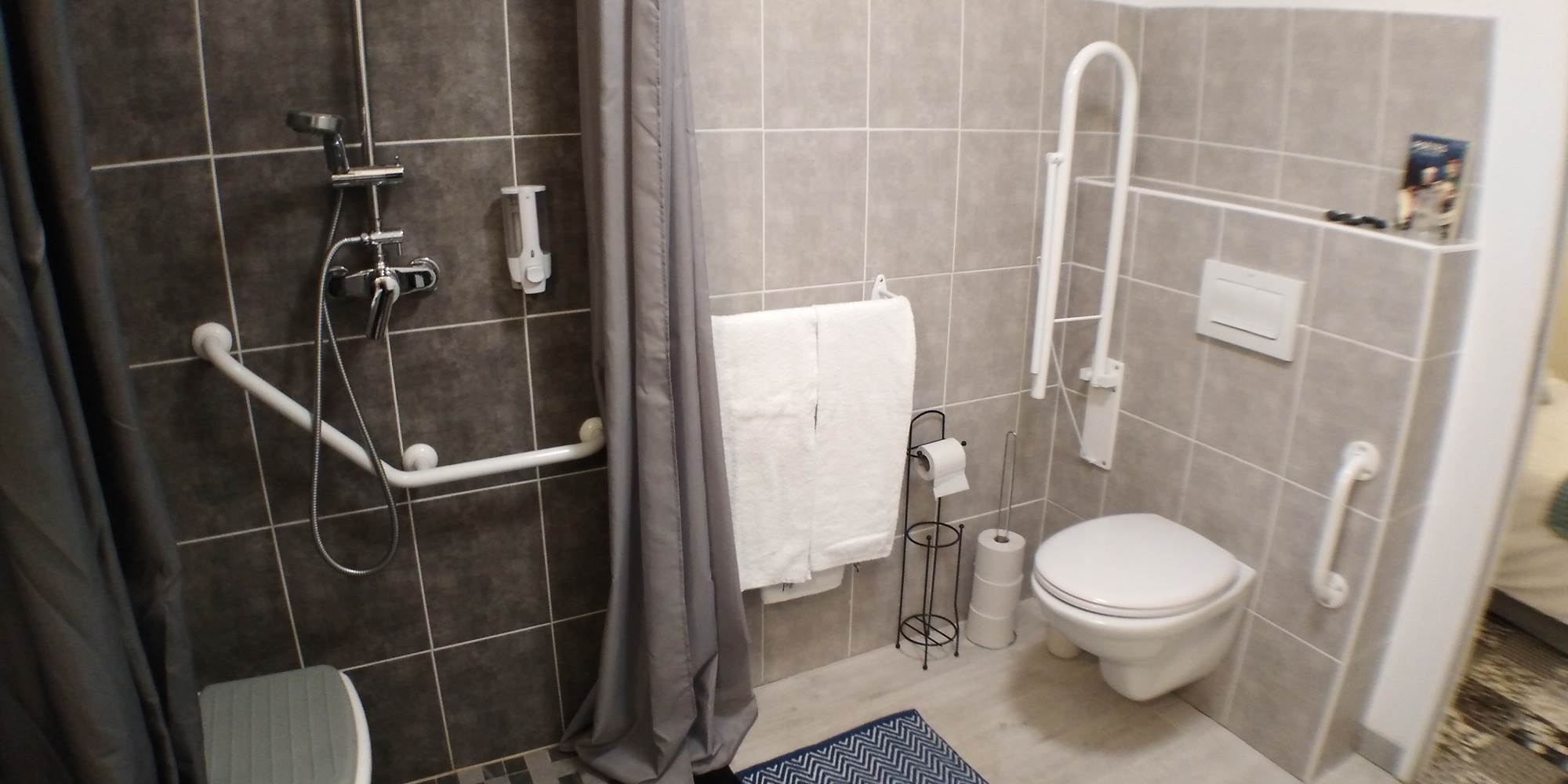 SALLE DE BAIN PMR