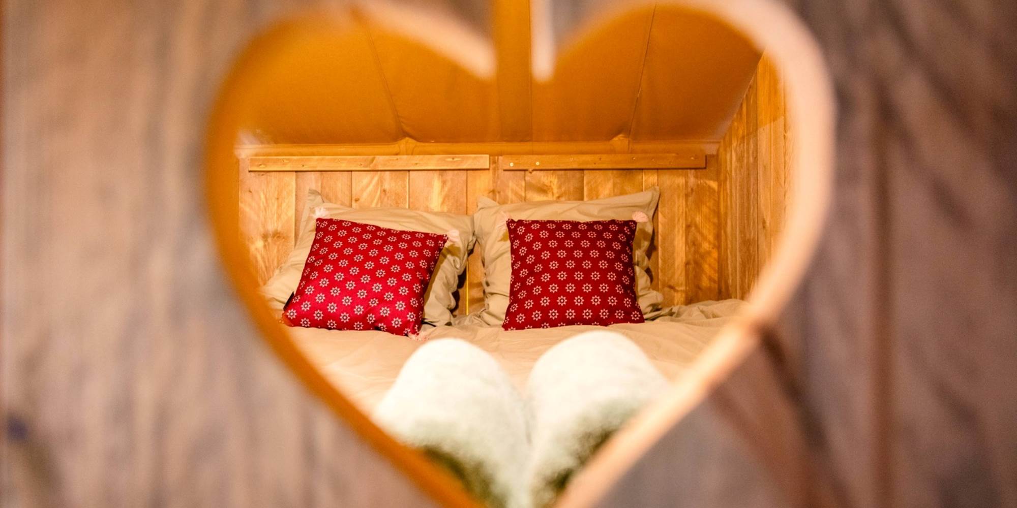 détail lit cabane écolodges sunshine et sunset