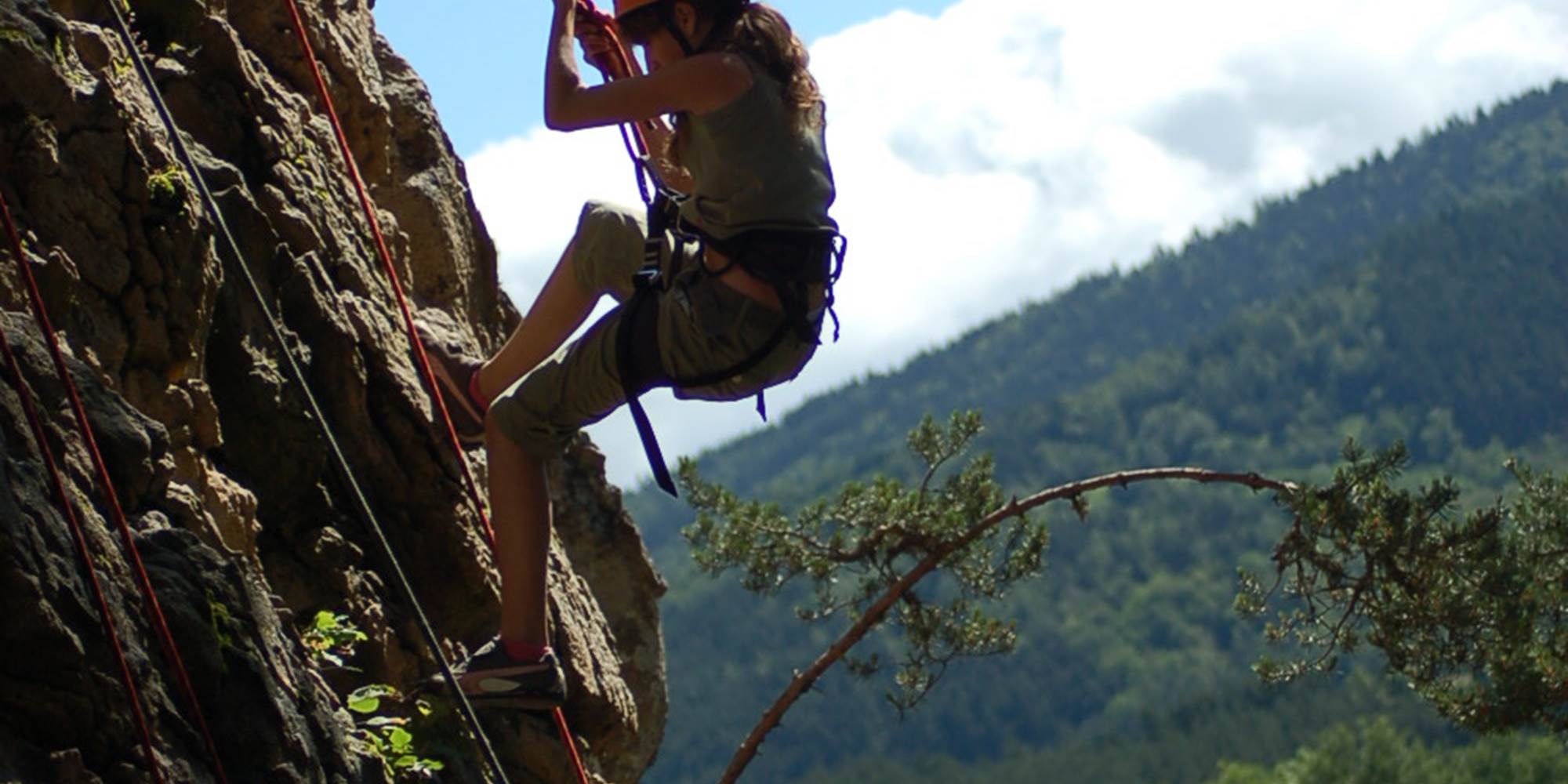 Activités à toute proximité: Escalade . Une Via Ferrata à 3 km