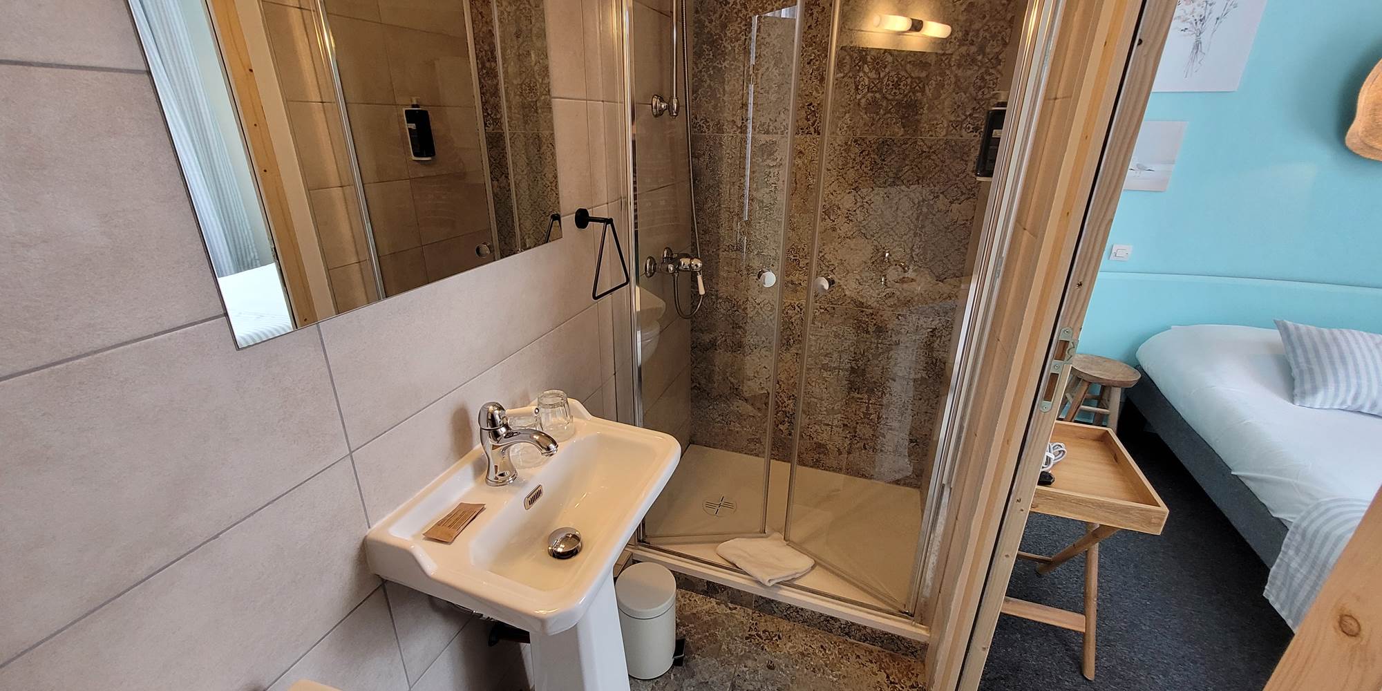 Hotel La Villa Rose Marie Chambre double salle de bains