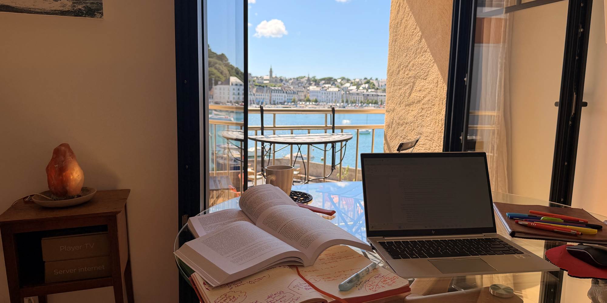 bureau télétravail vue port