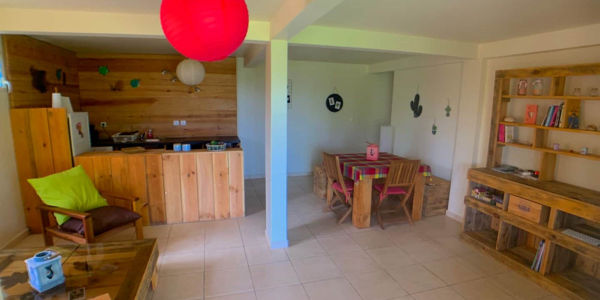 Grand séjour ouvert sur la terrasse