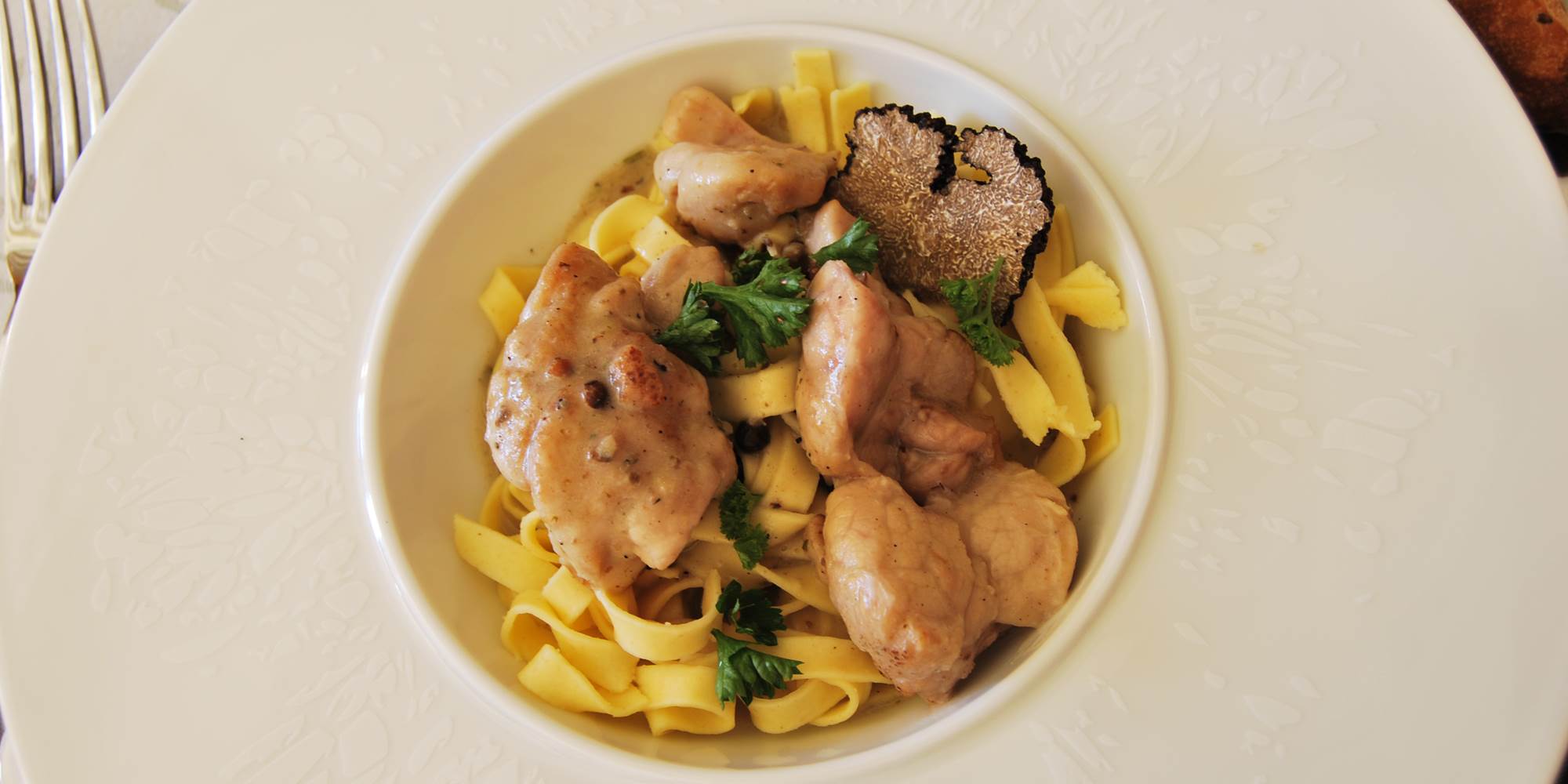 Ris de veau sur lit de tagliatelles