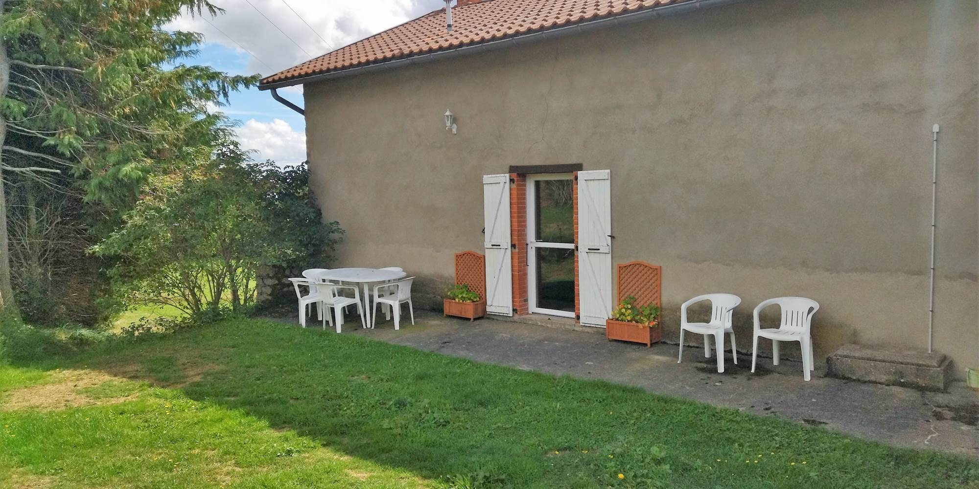 Terrasse privative Suite PA la Halte du Pèlerin chambre d'hôtes