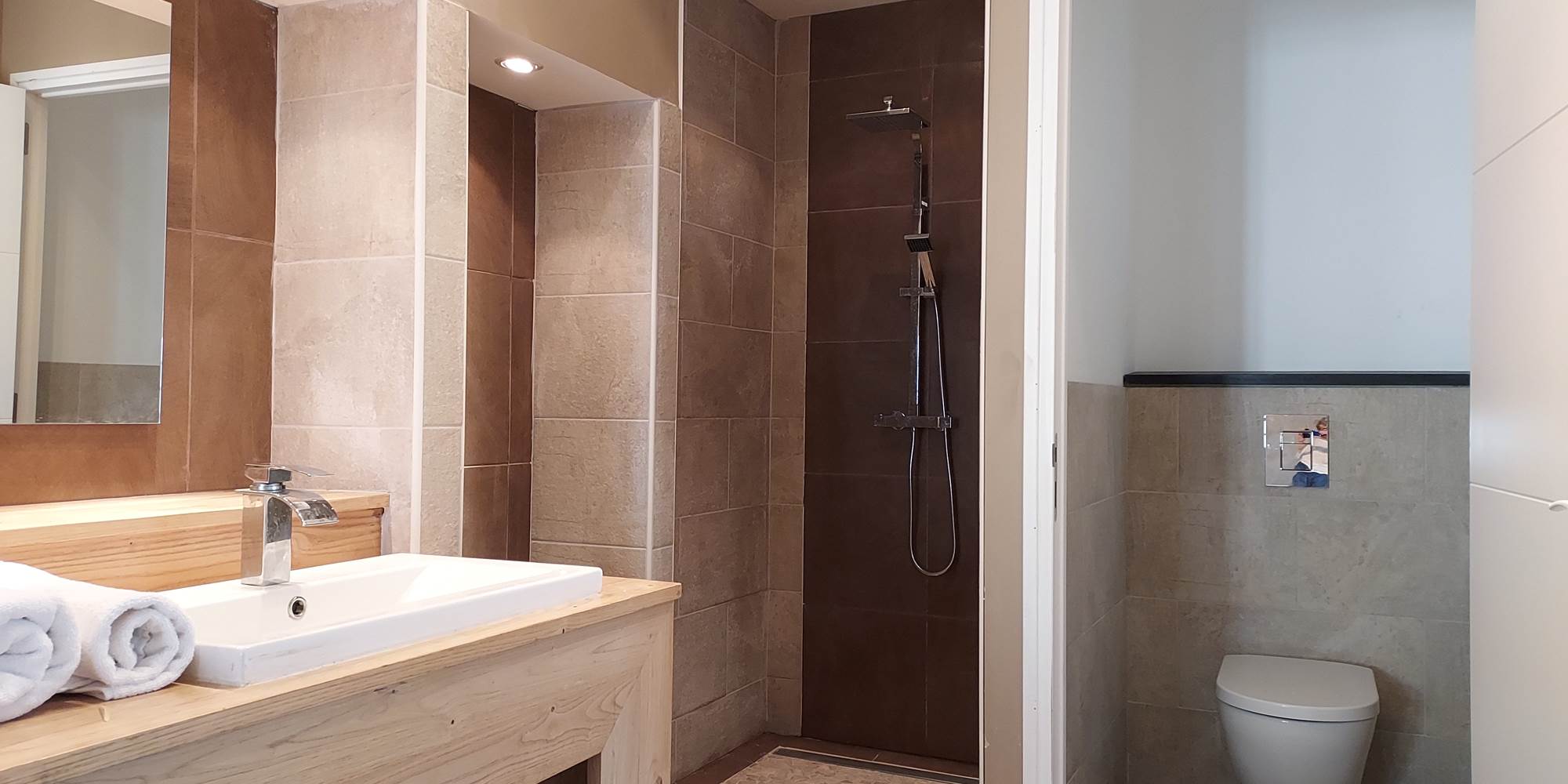 0 douche à l'italienne et toilettes