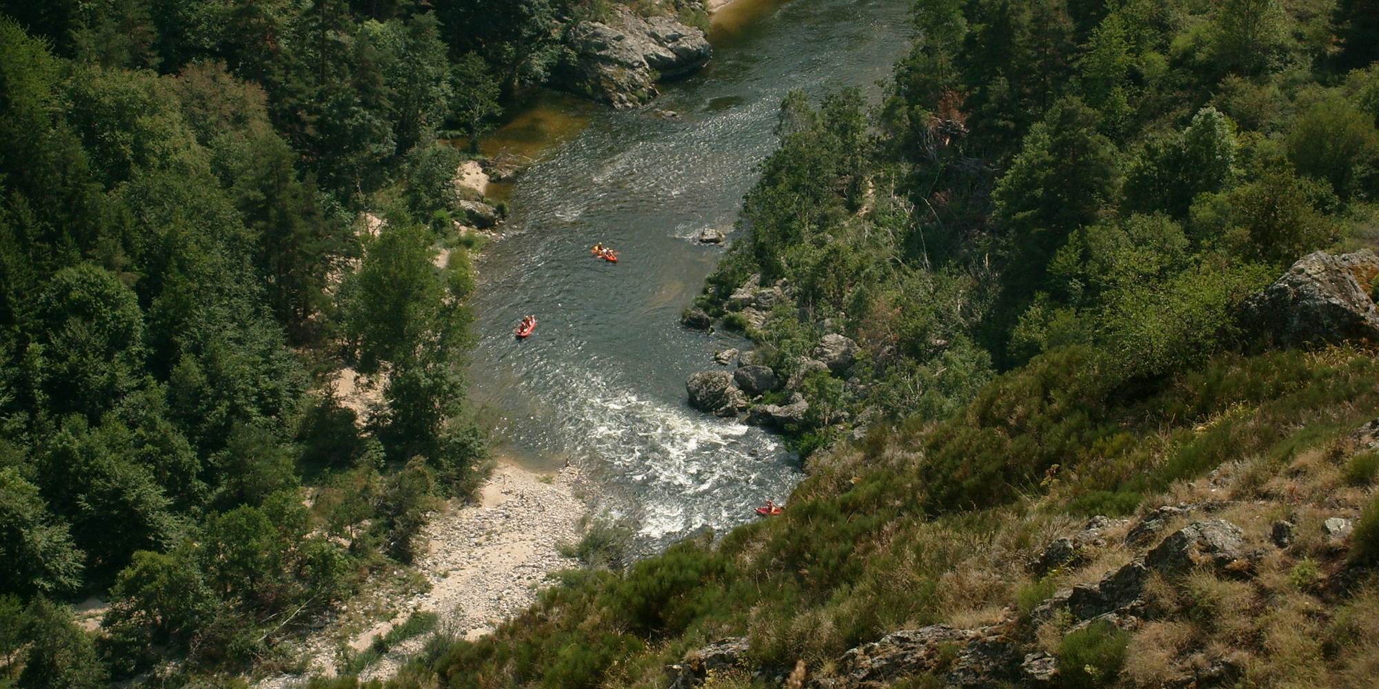 Canoë kayak dans les gorges de l'Allier