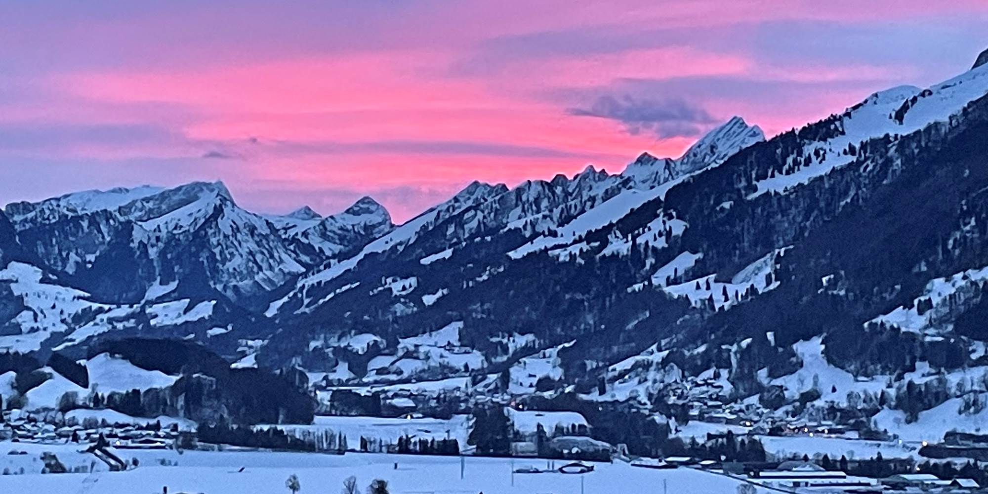 coucher-de-soleil-vu -du -studo-hiver-neige-tranquillite-Suisse