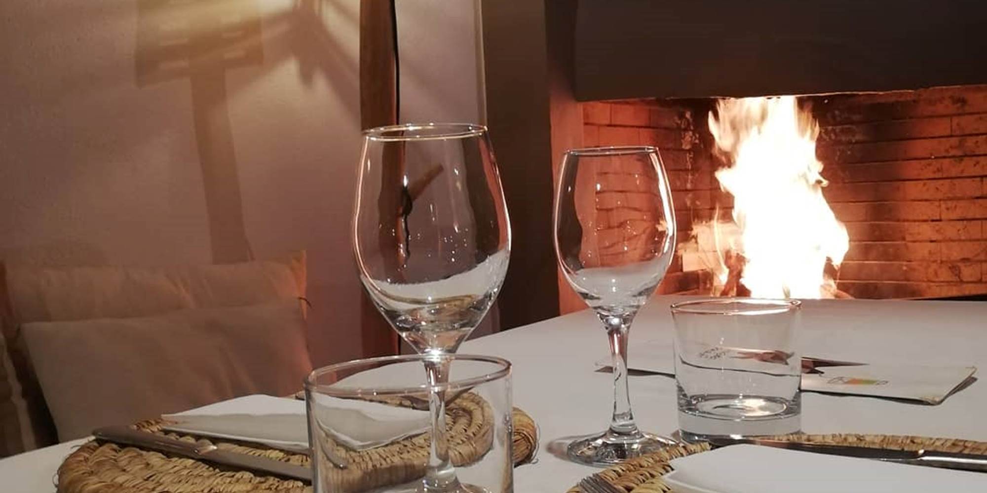 DINER DEVANT LA CHEMINEE-presta